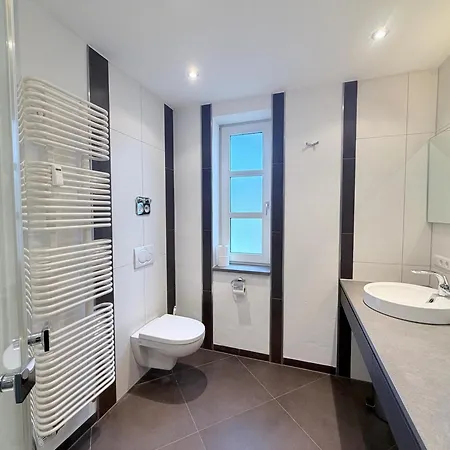 Seegarten 4 *